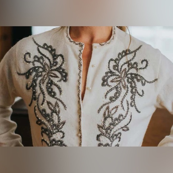 Vintage beige cardigan with bead detailing, size S/M - Picture 3 of 4